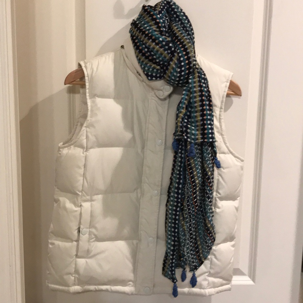 GAP cream down vest small